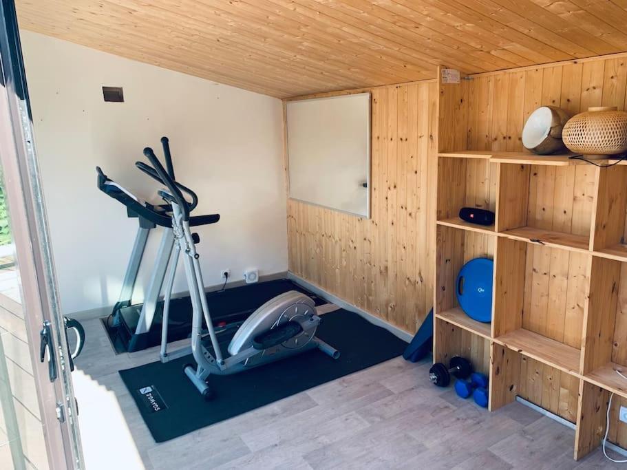 Appartement Proche Asterix, Stade De France, Chantilly, Roissy, Piscine Saisonniere La Chapelle-en-Serval Luaran gambar